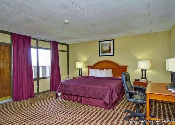 Quality Inn & Suites Fayetteville Exterior foto